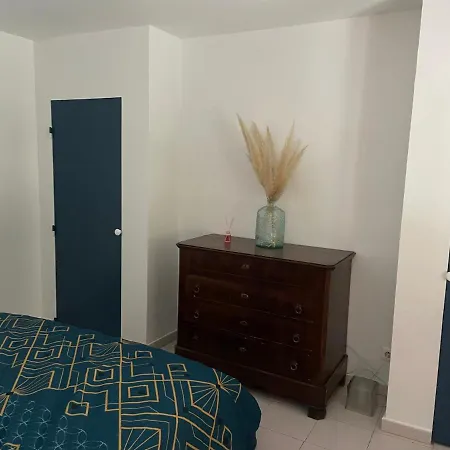 Velezia Apartment *