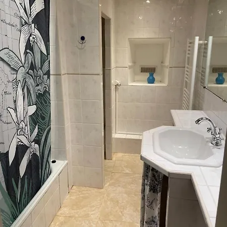 Velezia Apartment Roujan