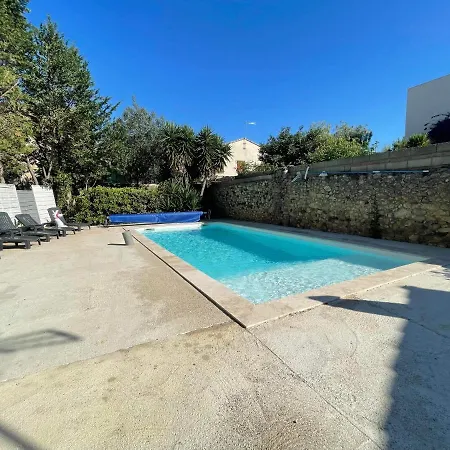 Velezia Apartmán Roujan